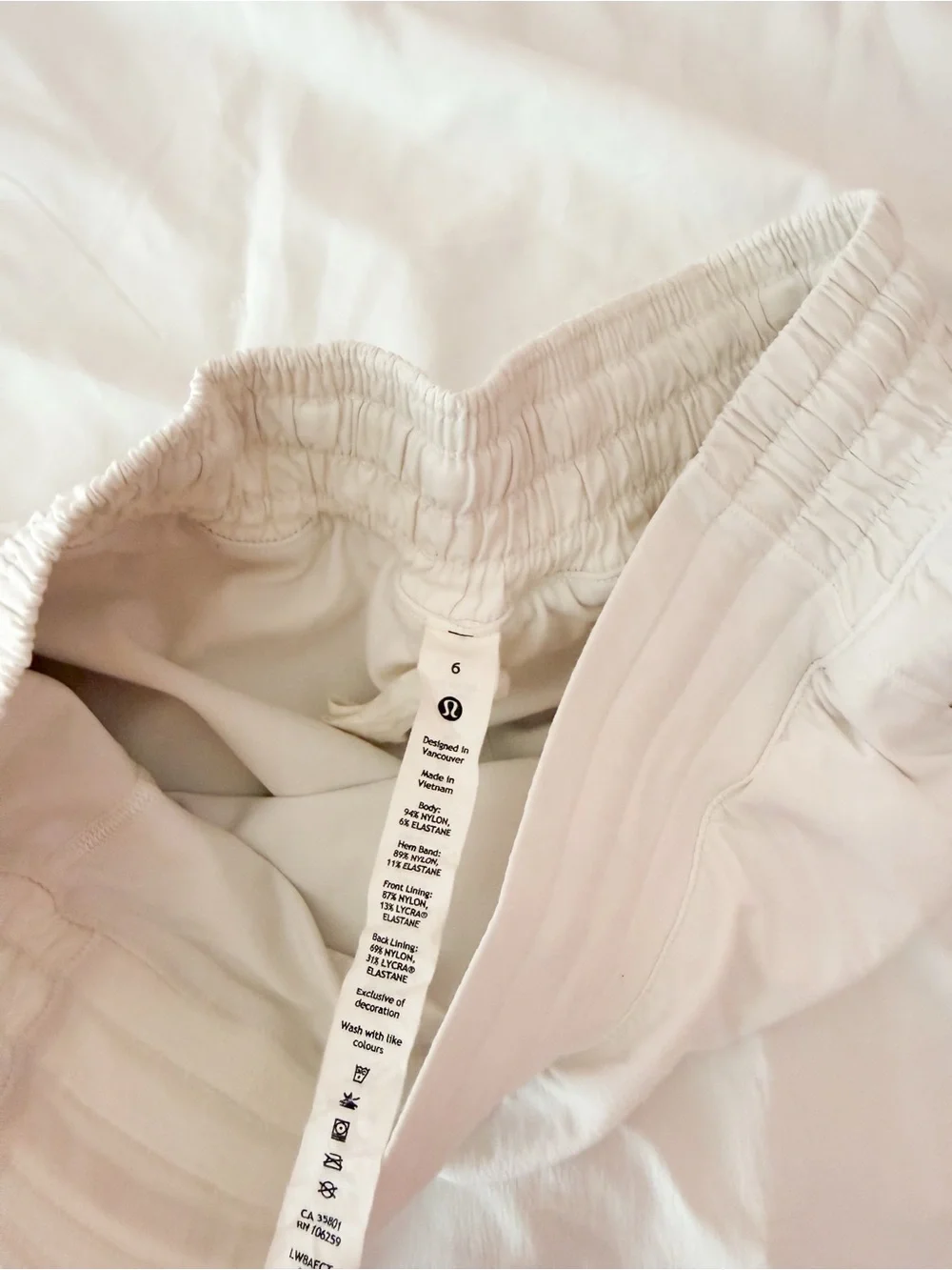 Lululemon White Hotty Hot High-Rise Skirt Size 6